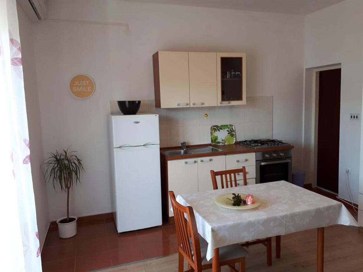 Apartments And Rooms With Parking Space Pag - 13060 帕格 外观 照片