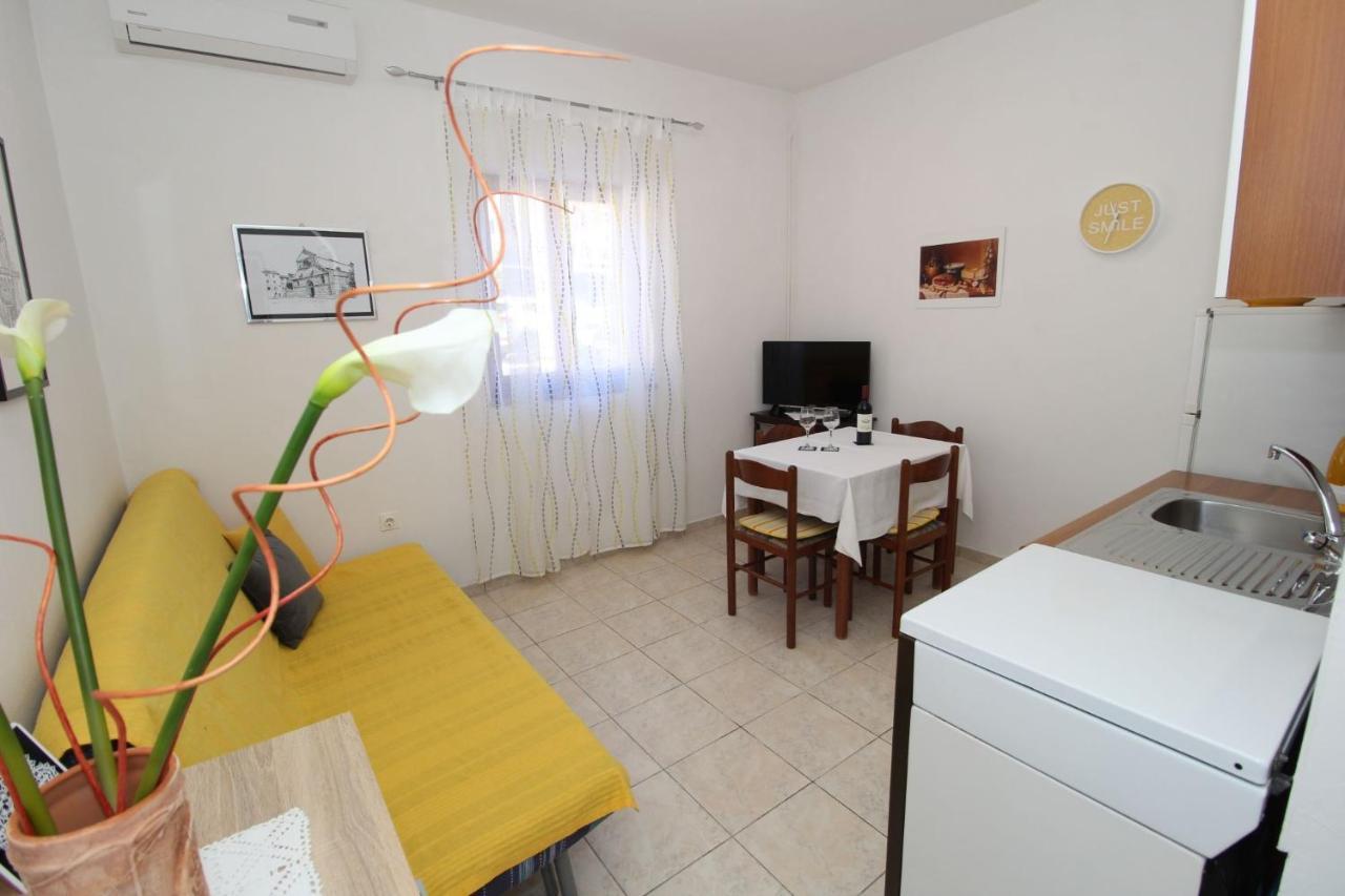 Apartments And Rooms With Parking Space Pag - 13060 帕格 外观 照片